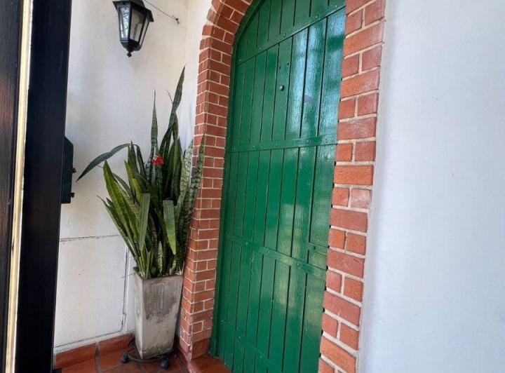 Casa · 94m² · 3 Ambientes · 2 Cocheras