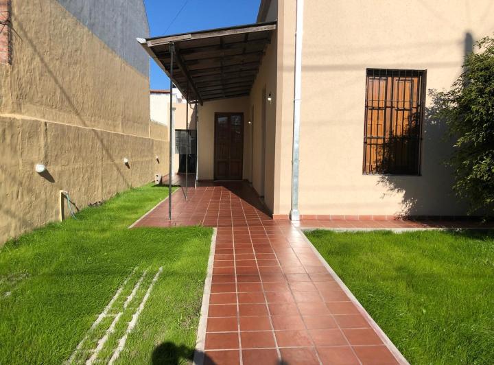 Casa · 130m² · 3 Ambientes · 2 Cocheras