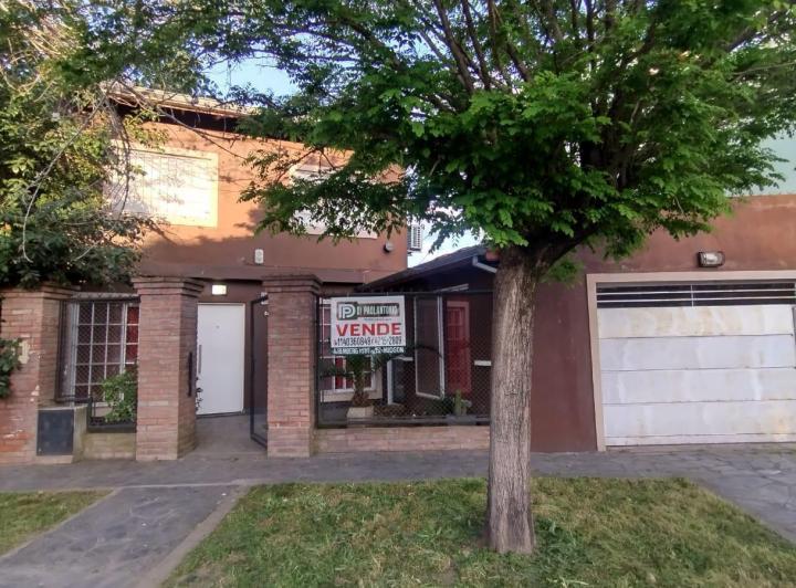 Casa · 166m² · 4 Ambientes · 1 Cochera