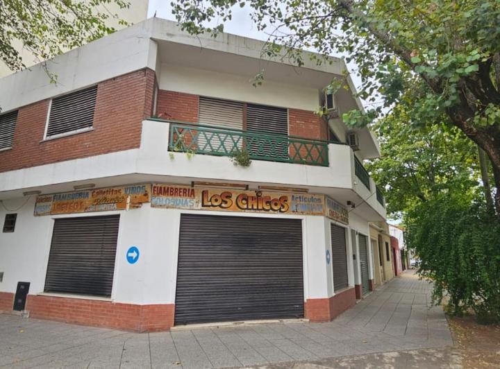 Casa · 180m² · 5 Ambientes · 1 Cochera