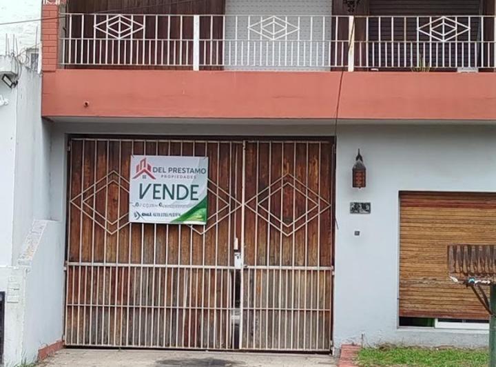 Casa · 100m² · 3 Ambientes · 2 Cocheras