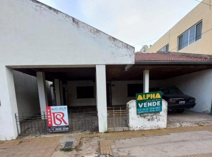 Casa · 600m² · 5 Ambientes · 1 Cochera