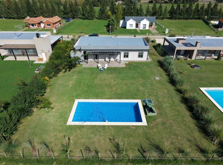 Casa · 115m² · 4 Ambientes · 3 Cocheras