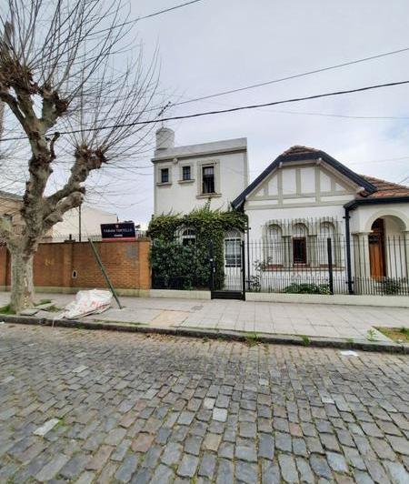 Casa · 126m² · 4 Ambientes · 1 Cochera