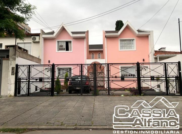 Casa · 44m² · 2 Ambientes · 1 Cochera