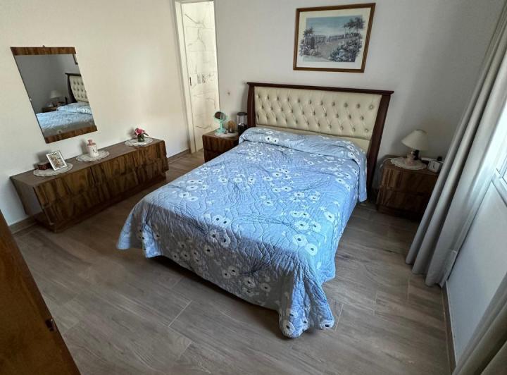 Casa · 160m² · 5 Ambientes · 2 Cocheras
