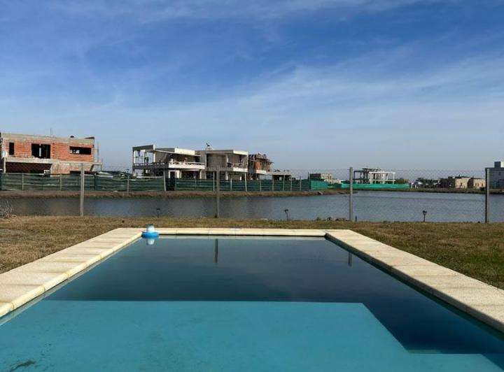 Casa · 140m² · 4 Ambientes