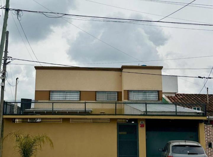 Casa · 270m² · 5 Ambientes · 1 Cochera