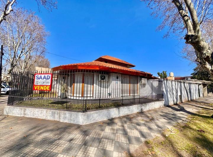 Casa · 172m² · 3 Ambientes · 2 Cocheras