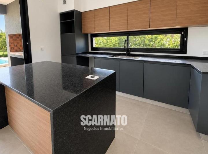 Casa · 148m² · 3 Dormitorios · 1 Cochera