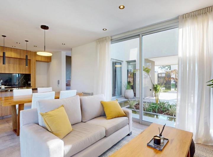 Casa · 169m² · 5 Ambientes · 2 Cocheras