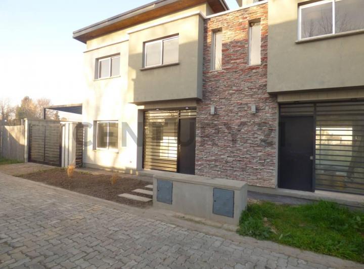 Casa · 90m² · 4 Ambientes · 1 Cochera