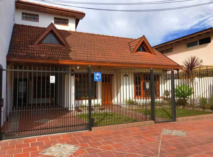 Casa · 222m² · 3 Ambientes · 1 Cochera