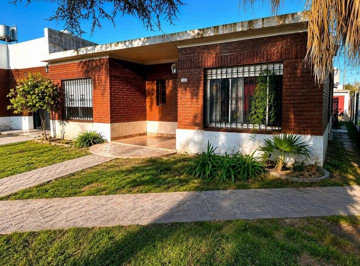 Casa · 140m² · 3 Ambientes · 1 Cochera