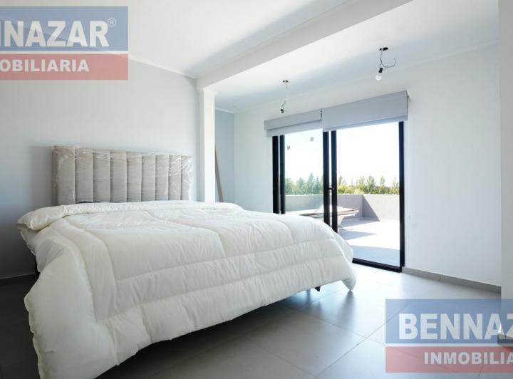 Casa · 172m² · 4 Ambientes · 1 Cochera