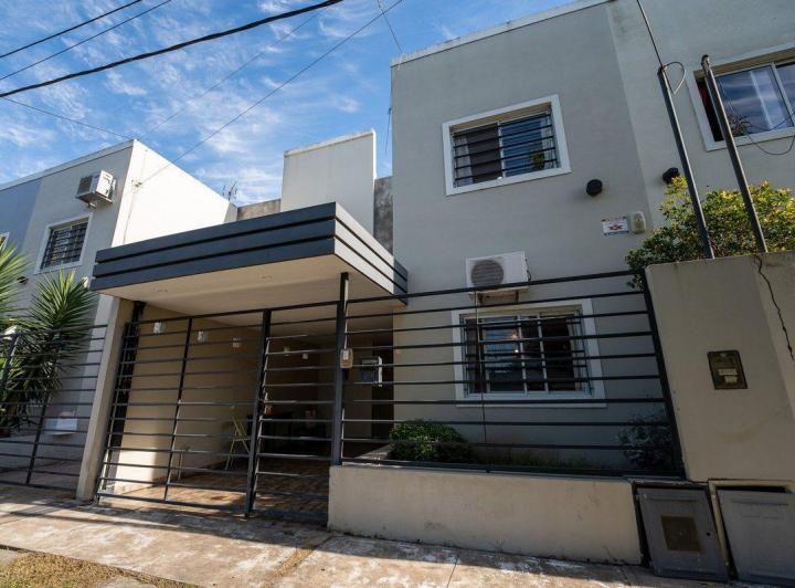 Casa · 75m² · 5 Ambientes · 1 Cochera