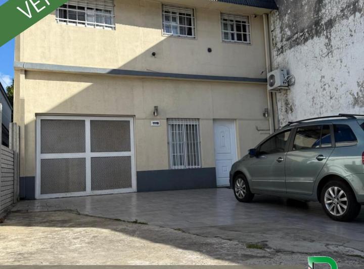 Casa · 298m² · 4 Ambientes · 1 Cochera