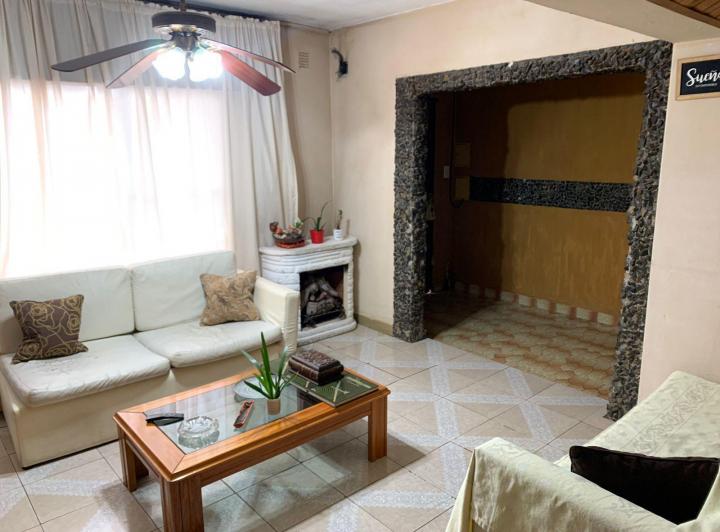 Casa · 260m² · 5 Ambientes · 1 Cochera