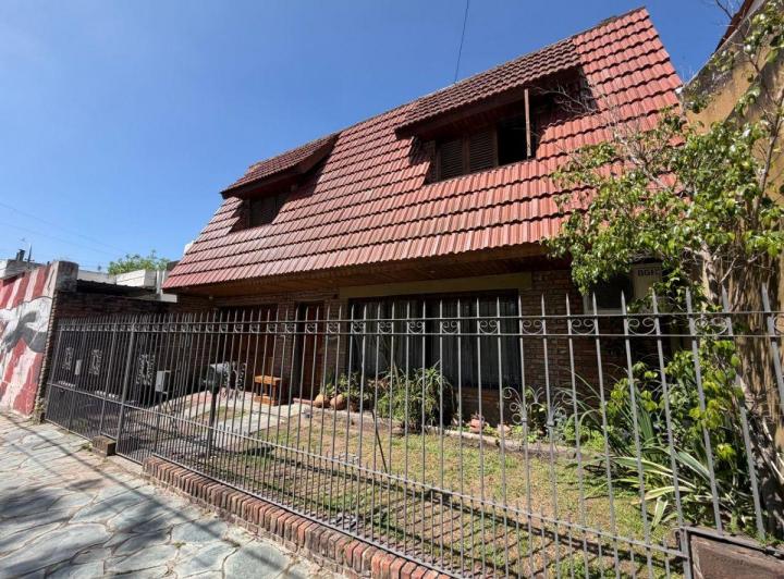 Casa · 150m² · 4 Ambientes · 1 Cochera