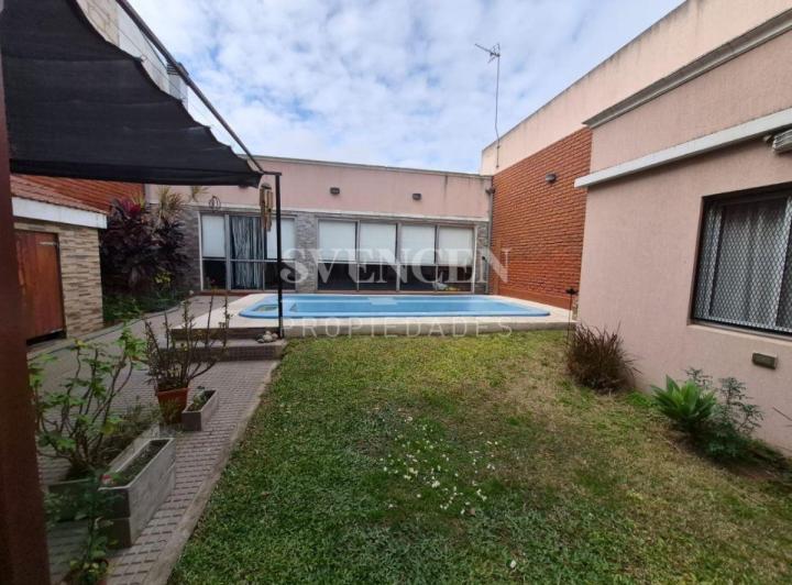 Casa · 187m² · 4 Ambientes · 1 Cochera