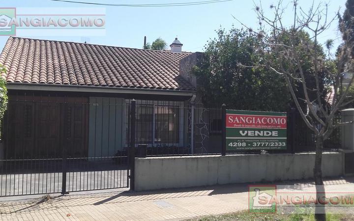 Casa · 240m² · 3 Ambientes · 1 Cochera