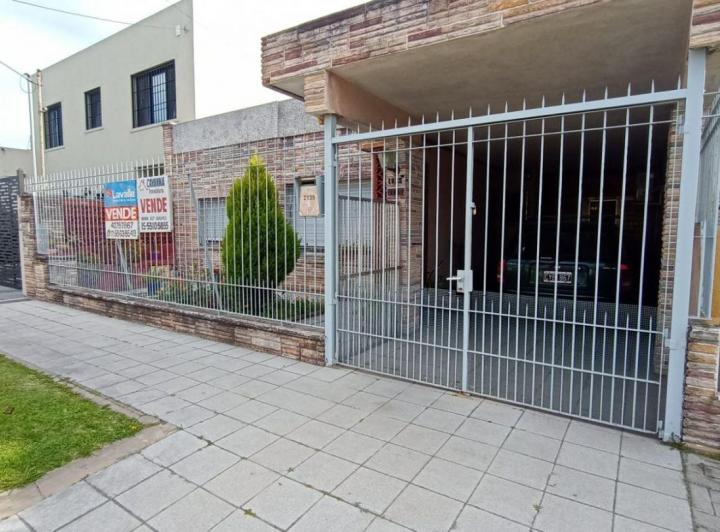 Casa · 280m² · 4 Ambientes · 2 Cocheras