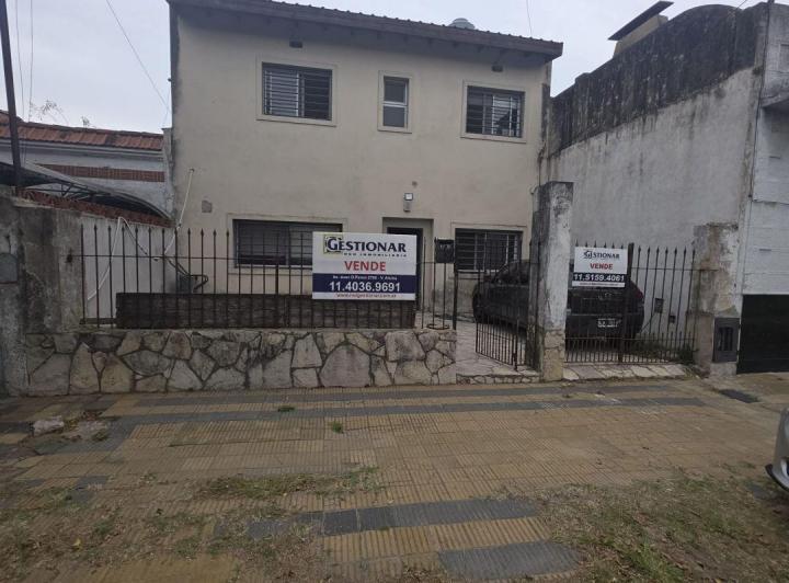 Casa · 160m² · 4 Ambientes · 1 Cochera