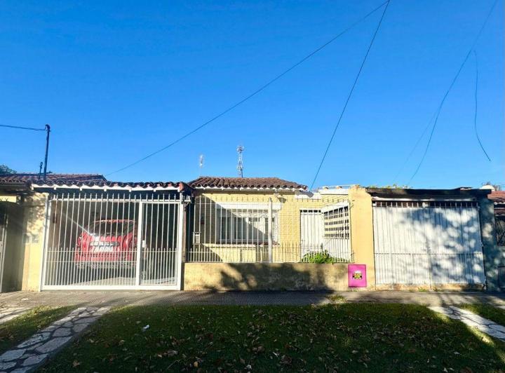 Casa · 95m² · 3 Ambientes · 2 Cocheras