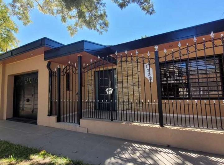Casa · 147m² · 4 Ambientes · 1 Cochera