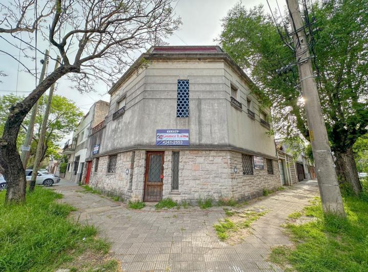 Casa · 225m² · 4 Ambientes · 1 Cochera
