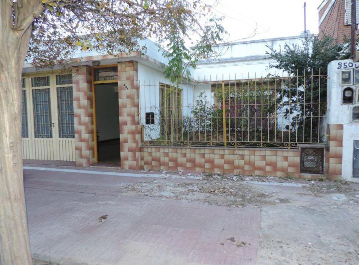 Casa · 220m² · 6 Ambientes · 6 Cocheras