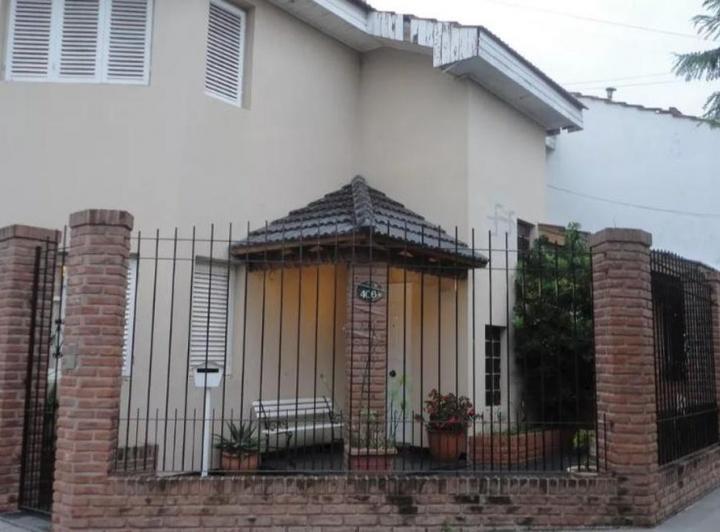 Casa · 180m² · 4 Ambientes