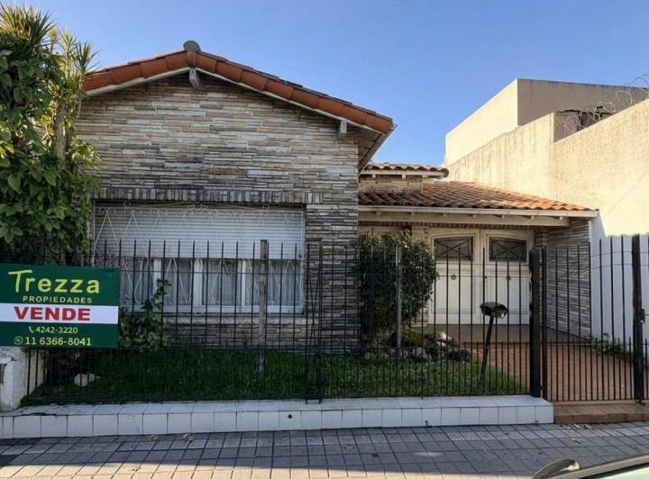 Casa · 195m² · 3 Ambientes · 1 Cochera