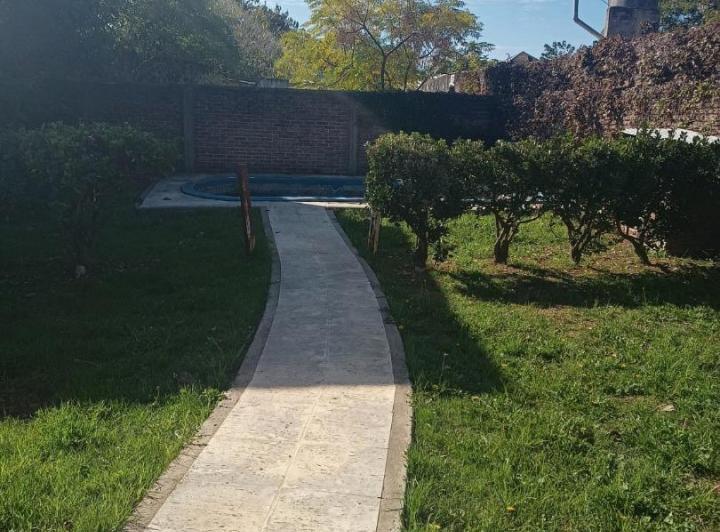 Casa · 250m² · 4 Ambientes