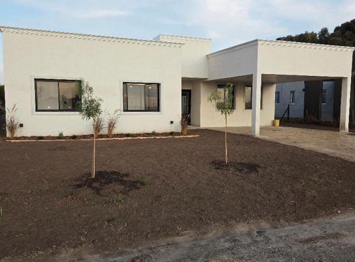 Casa · 160m² · 4 Ambientes · 2 Cocheras