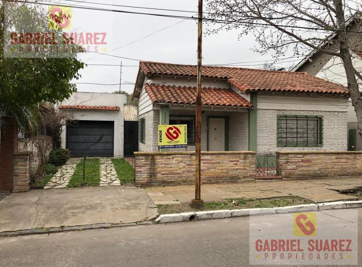 Casa · 210m² · 5 Ambientes · 2 Cocheras