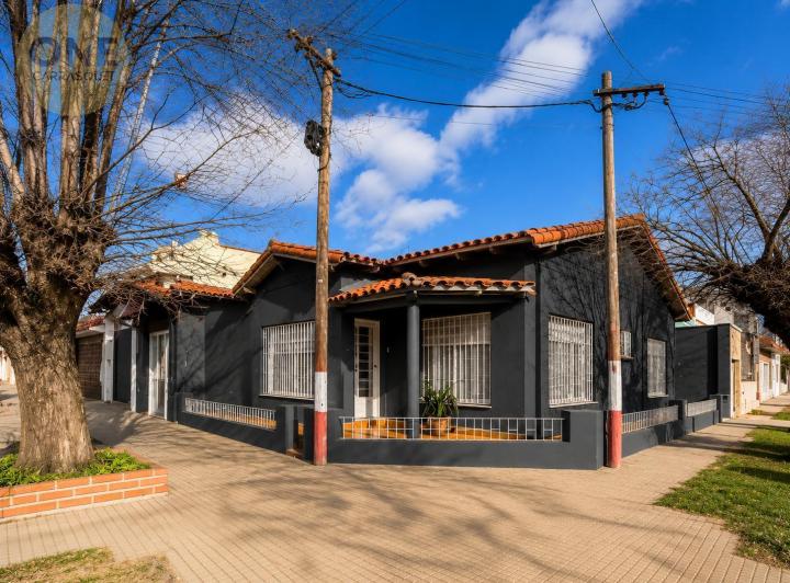 Casa · 160m² · 4 Ambientes · 1 Cochera