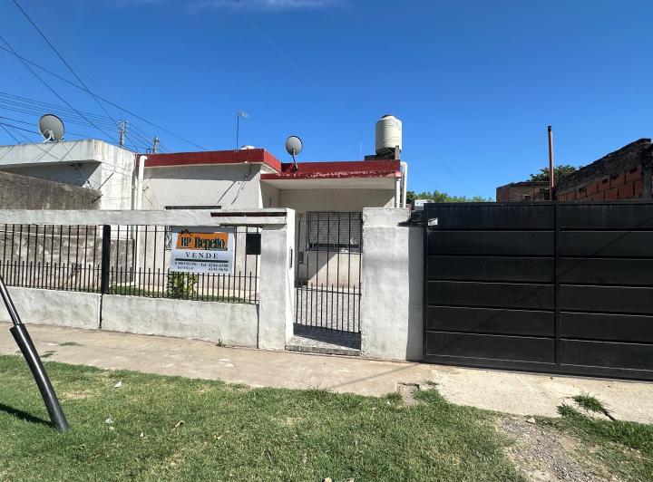 Casa · 90m² · 4 Ambientes · 2 Cocheras