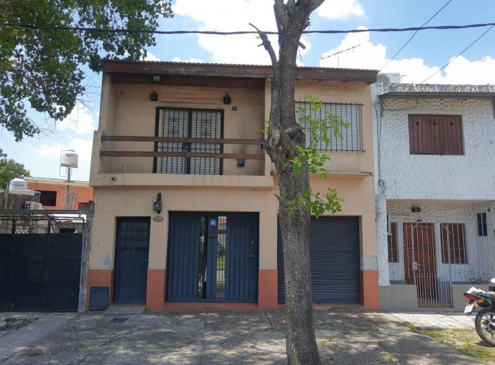 Casa · 140m² · 5 Ambientes · 2 Cocheras