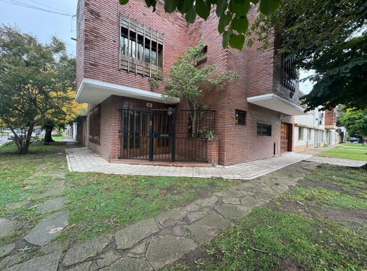 Casa · 162m² · 5 Ambientes · 1 Cochera