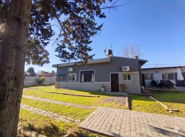 Casa · 726m² · 6 Ambientes · 2 Cocheras
