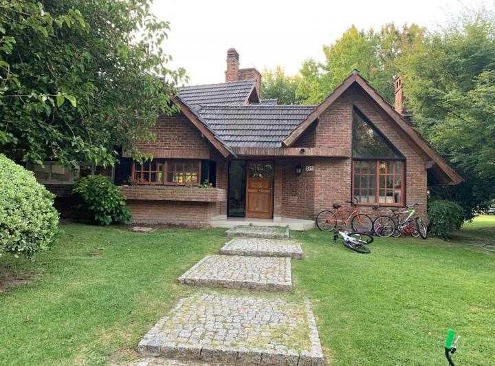 Casa · 150m² · 5 Ambientes