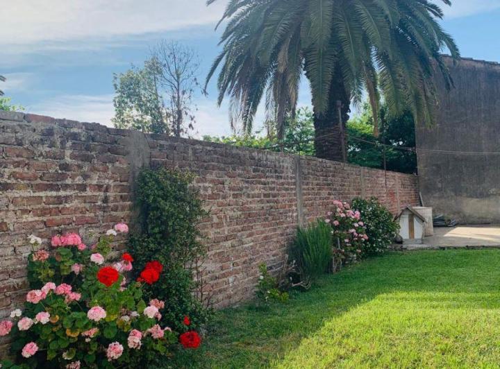 Casa · 90m² · 4 Ambientes · 2 Cocheras