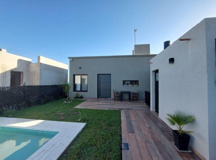 Casa · 80m² · 3 Ambientes · 1 Cochera