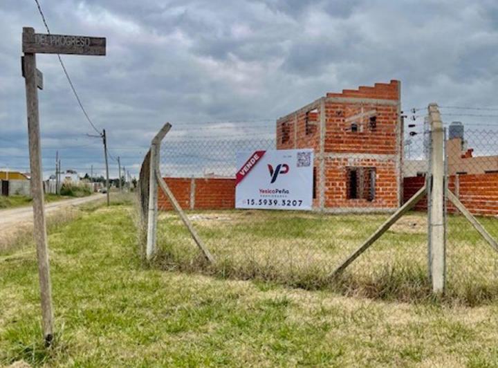 Casa · 10m² · 3 Ambientes · 1 Cochera