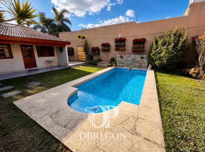 Casa · 130m² · 4 Ambientes · 2 Cocheras