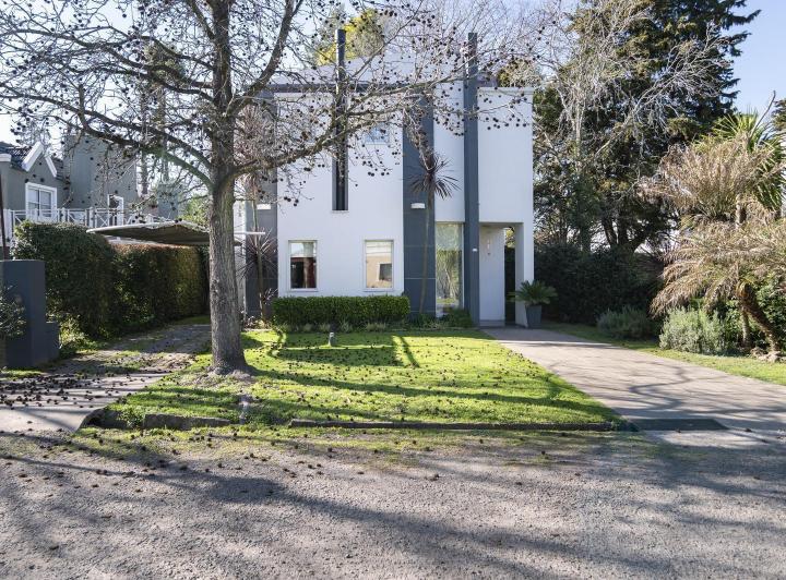 Casa · 120m² · 5 Ambientes · 1 Cochera