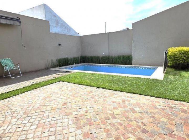 Casa · 200m² · 5 Ambientes · 1 Cochera
