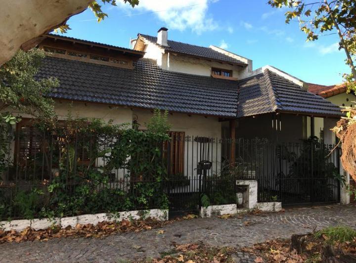 Casa · 130m² · 4 Ambientes · 1 Cochera