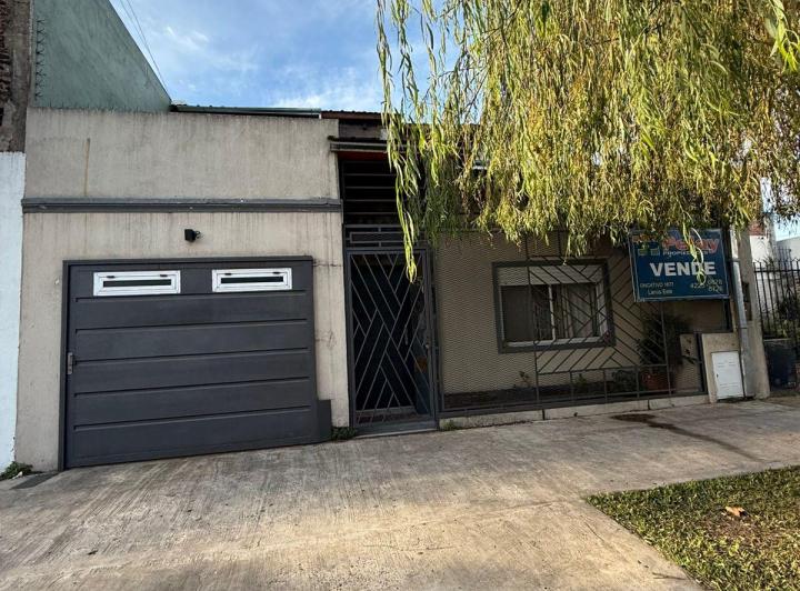 Casa · 160m² · 4 Ambientes · 1 Cochera